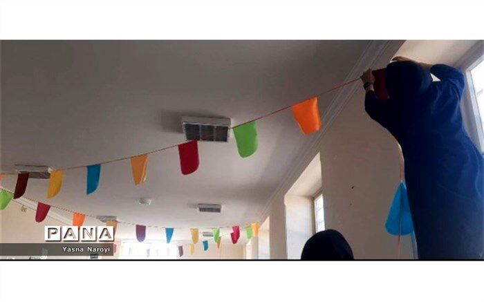 آذین‌بندی مدرسه ام البنین روستای هوتک به‌مناسبت دهه فجر/فیلم