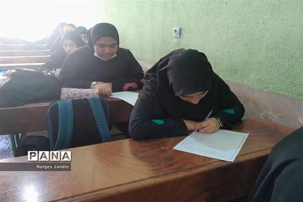 حضور حداکثری دانش‌آموزان دختر متوسطه دوم شهرستان ملارد در مسابقات قرآنی