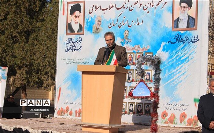 قدر این انقلاب را بدانید؛ شما دانش آموزان برکت این انقلاب هستید