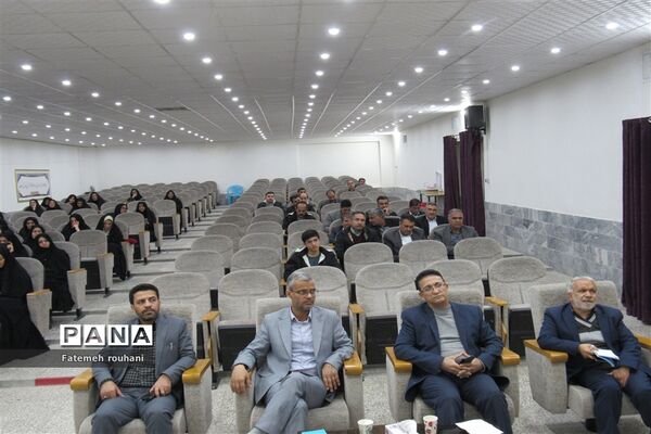 گردهمایی برنامه‌ریزی گرامیداشت دهه فجر در خلیل آباد