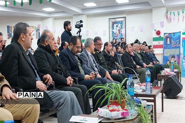 آیین گلبانگ انقلاب اسلامی در مدارس همدان