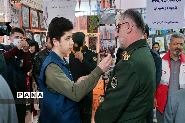 آیین گلبانگ انقلاب اسلامی در مدارس همدان