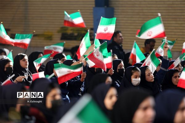 آیین نمادین استانی زنگ انقلاب در آموزشگاه سپیده ناحیه۲ شهرستان شهرکرد