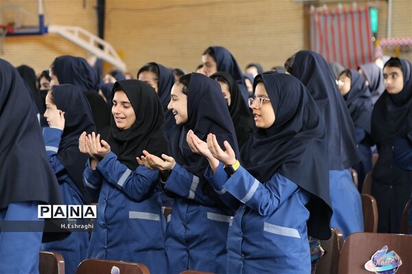 آیین نمادین استانی زنگ انقلاب در آموزشگاه سپیده ناحیه۲ شهرستان شهرکرد
