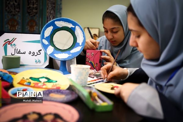 آیین نواختن گلبانگ انقلاب اسلامی با حضور وزیر آموزش و پرورش