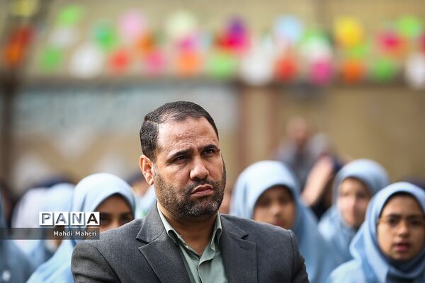 آیین نواختن گلبانگ انقلاب اسلامی با حضور وزیر آموزش و پرورش
