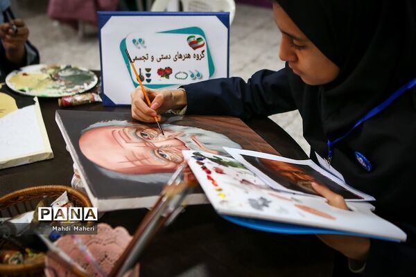 آیین نواختن گلبانگ انقلاب اسلامی با حضور وزیر آموزش و پرورش