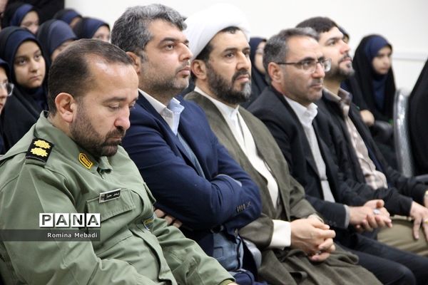 مراسم نواخته‌شدن زنگ انقلاب اسلامی و افتتاحیه نمایشگاه مدرسه انقلاب در اسلامشهر