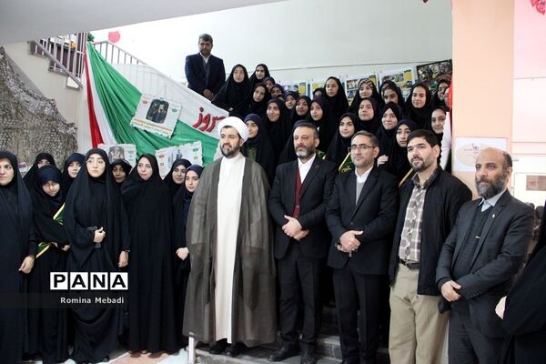 مراسم نواخته‌شدن زنگ انقلاب اسلامی و افتتاحیه نمایشگاه مدرسه انقلاب در اسلامشهر