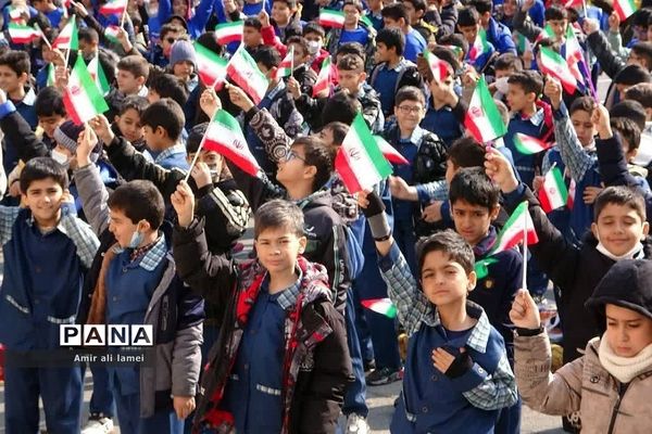 نواختن زنگ انقلاب در مدارس ناحیه 2 شهرری