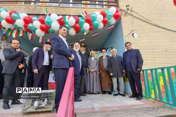نواختن زنگ انقلاب در مدارس ناحیه 2 شهرری