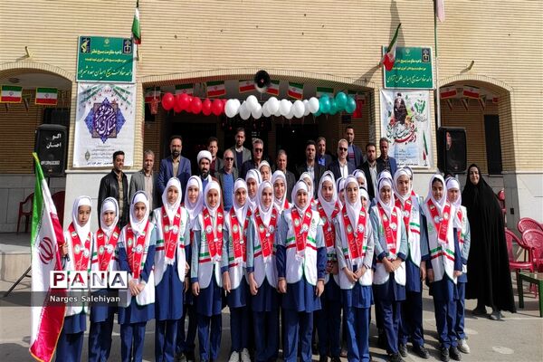برگزاری مراسم نمادین زنگ انقلاب در منطقه امامزاده بادرود