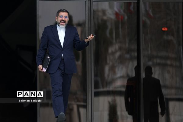 حاشیه جلسه هیات دولت - ۱۱ بهمن