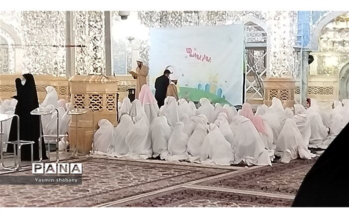 جشن تکلیف دختران ناحیه هفت مشهد مقدس در حرم امام رضا علیه السلام‌/ فیلم
