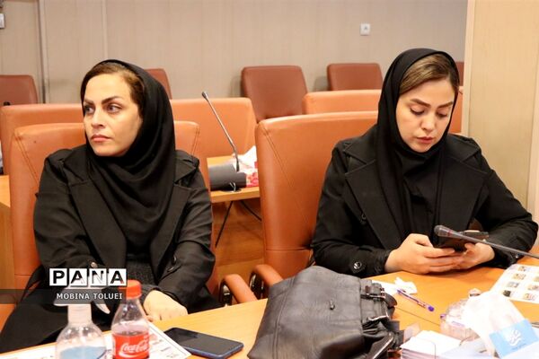 نشست صمیمی فرماندار شهرستان بهارستان با اصحاب رسانه