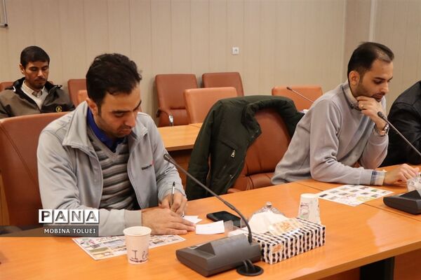 نشست صمیمی فرماندار شهرستان بهارستان با اصحاب رسانه
