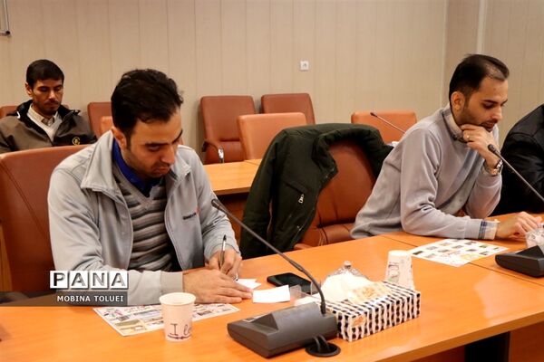 نشست صمیمی فرماندار شهرستان بهارستان با اصحاب رسانه