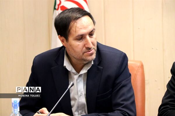 نشست صمیمی فرماندار شهرستان بهارستان با اصحاب رسانه