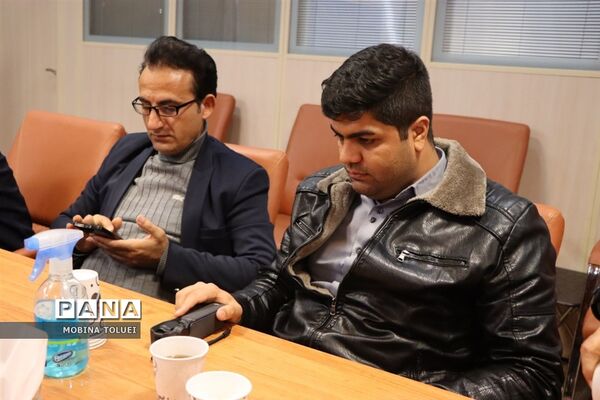 نشست صمیمی فرماندار شهرستان بهارستان با اصحاب رسانه