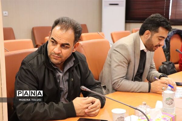 نشست صمیمی فرماندار شهرستان بهارستان با اصحاب رسانه