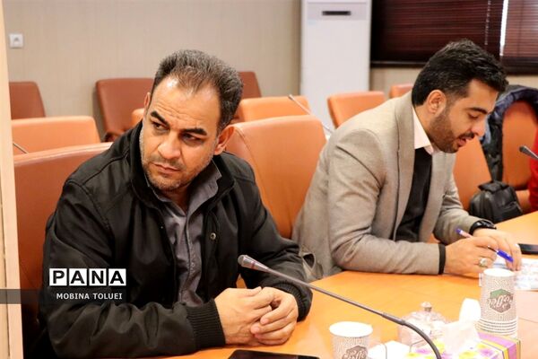نشست صمیمی فرماندار شهرستان بهارستان با اصحاب رسانه