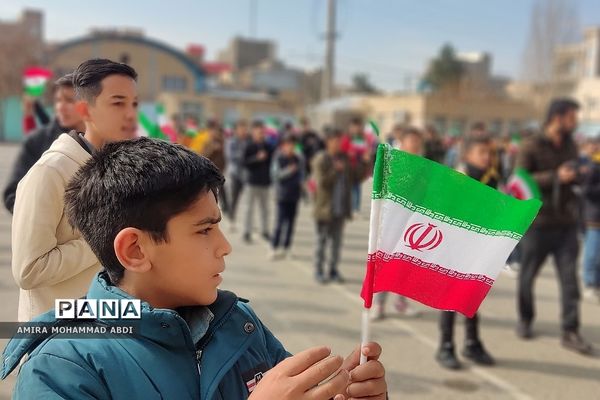 نواخته شدن زنگ انقلاب در مدارس منطقه کهریزک