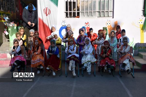 جشن انقلاب در دبستان صفورا مشهد