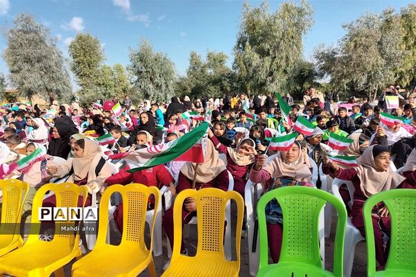 نواختن زنگ انقلاب اسلامی در مدارس شهرستان بهبهان