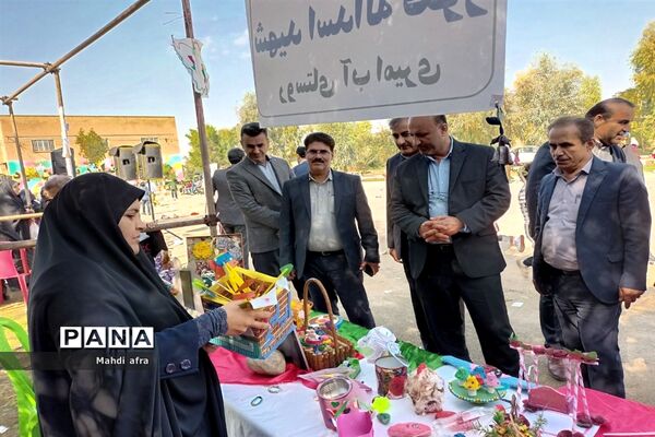 شادی پیمایی تئاتر درسی به مناسبت دهه فجر در بهبهان