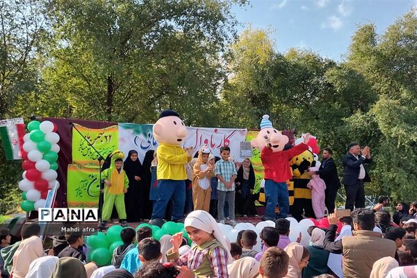 شادی پیمایی تئاتر درسی به مناسبت دهه فجر در بهبهان