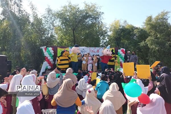 شادی پیمایی تئاتر درسی به مناسبت دهه فجر در بهبهان