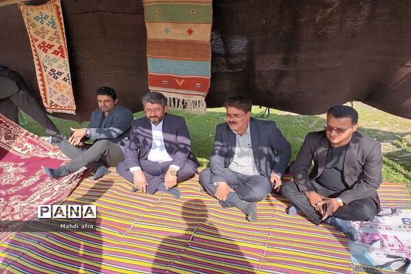شادی پیمایی تئاتر درسی به مناسبت دهه فجر در بهبهان