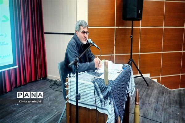 کارگاه جهاد تبیین با موضوع مشارکت حضور حداکثری در انتخابات