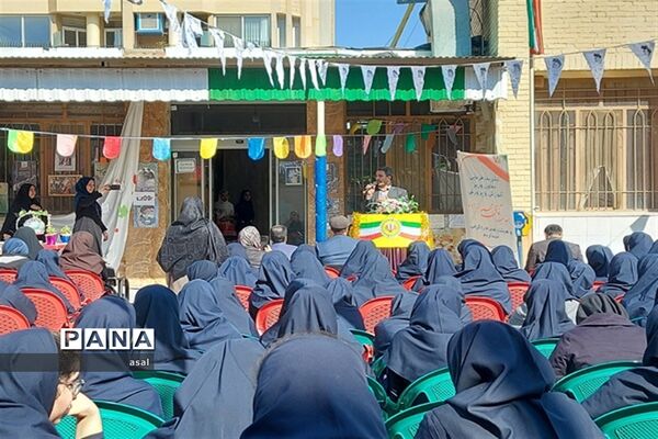 نواخته شدن زنگ انقلاب در دبیرستان دخترانه  خدیجه کبری( س)