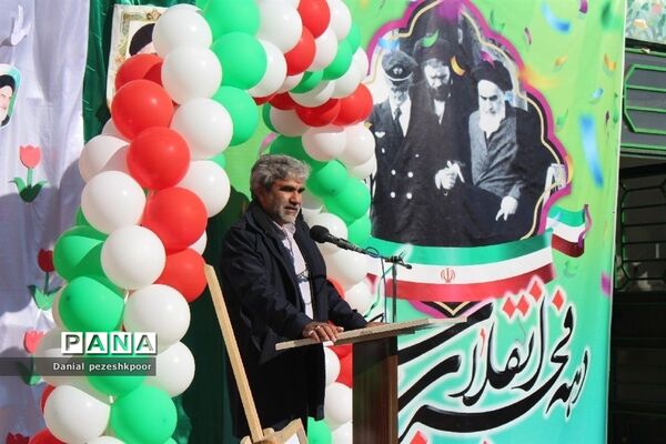 آیین نواختن زنگ انقلاب در مدارس شهرستان گلبهار