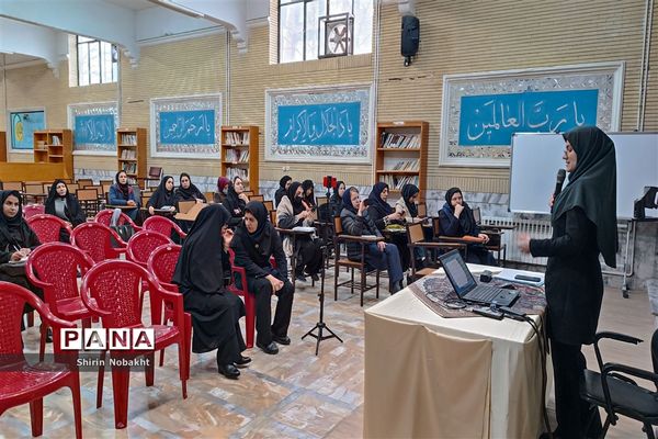 کارگاه آموزشی تجربه اقدام پژوهی برتر در ناحیه ۶ مشهد