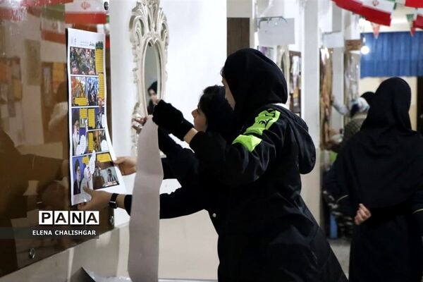 کیک 45 سالگی انقلاب در ناحیه یک بهارستان بریده شد