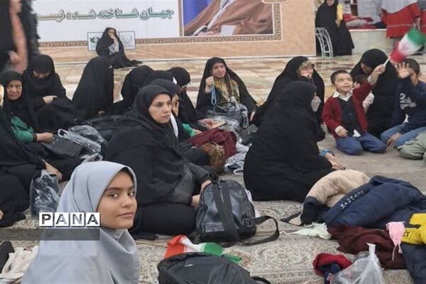 تجدید میثاق دانش آموزان و فرهنگیان منطقه ۵ با امام و آرمان‌های انقلاب