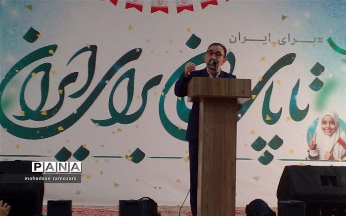 دانش‌آموزان در پیروزی انقلاب نقش تعیین‌کننده‌ای داشتند