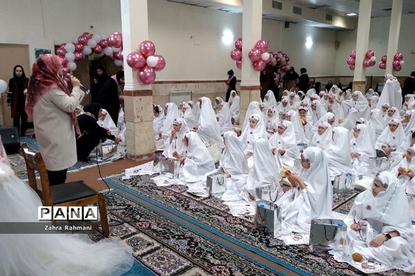برگزاری جشن عبادت دختران دبستان ۲۲بهمن دو ناحیه یک شهرری