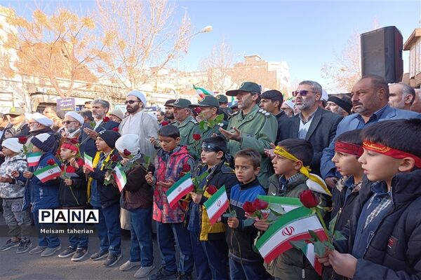 جشن سالروز ورود حضرت امام خمینی ره به میهن و گلبانگ انقلاب در کاشمر