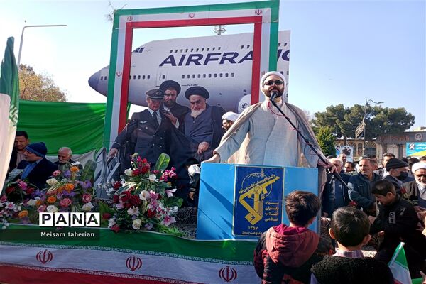 جشن سالروز ورود حضرت امام خمینی ره به میهن و گلبانگ انقلاب در کاشمر