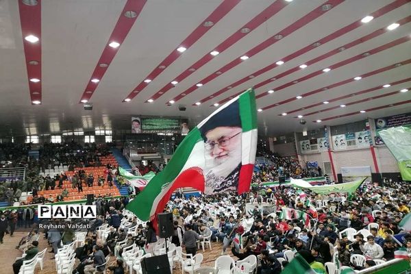 برگزاری جشن آغاز  دهه فجر در سالن شهید بهشتی مشهد