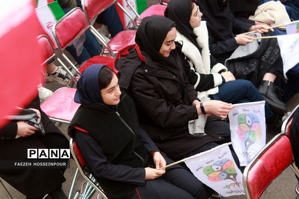 برگزاری مراسم پرشور گلبانگ انقلاب در بهارستان‌دو