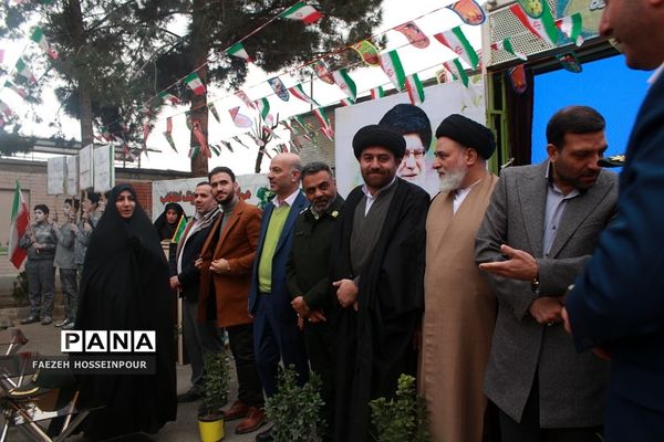 برگزاری مراسم پرشور گلبانگ انقلاب در بهارستان‌دو