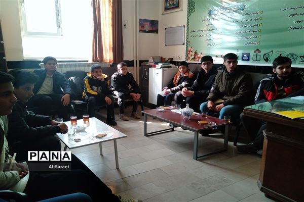 هم اندیشی مسئولان قرارگاه ۱۴صفر۲مدارس خلیل آباد با معاون پرورشی و تربیت بدنی