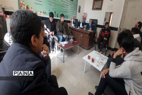 هم اندیشی مسئولان قرارگاه ۱۴صفر۲مدارس خلیل آباد با معاون پرورشی و تربیت بدنی