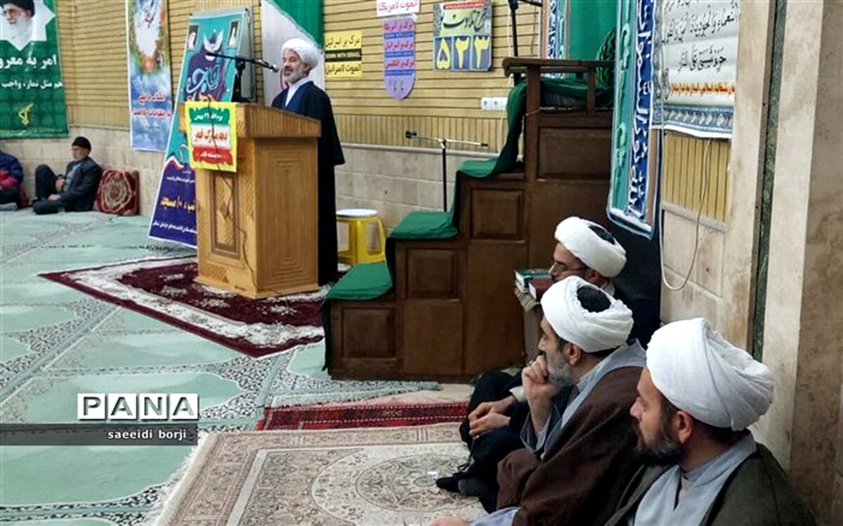 پیروزی انقلاب اسلامی و ماندگاری آن یک معجزه الهی است