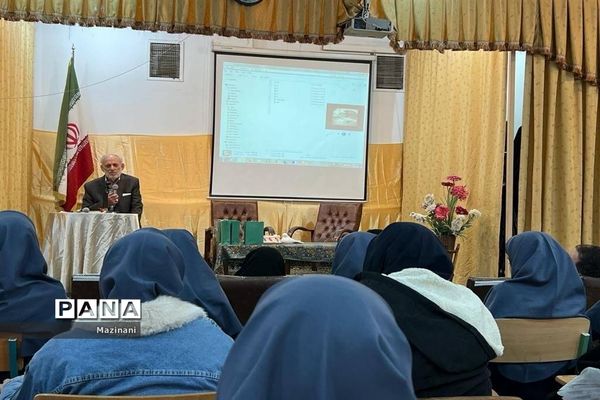 یادواره شهدا در دبیرستان فجر اسلام منطقه ۱۳