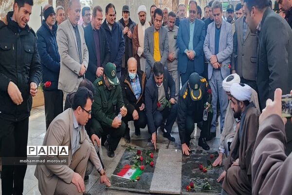 تجدید عهد مسئولان با انقلاب اسلامی
